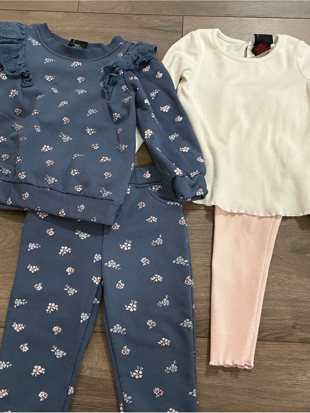 Cynthia Rowley 4 piece girls clothing bundle. 2T